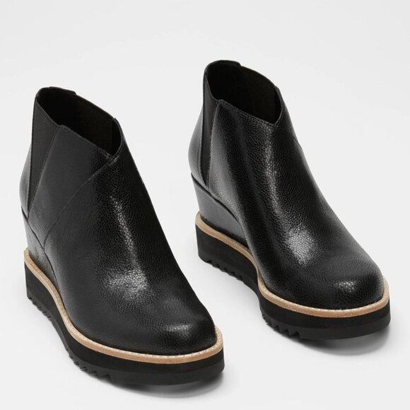 LN Eileen Fisher Caddy Wedge Bootie Sz 9 Black Embossed Leather Ankle Pull On - Picture 1 of 9